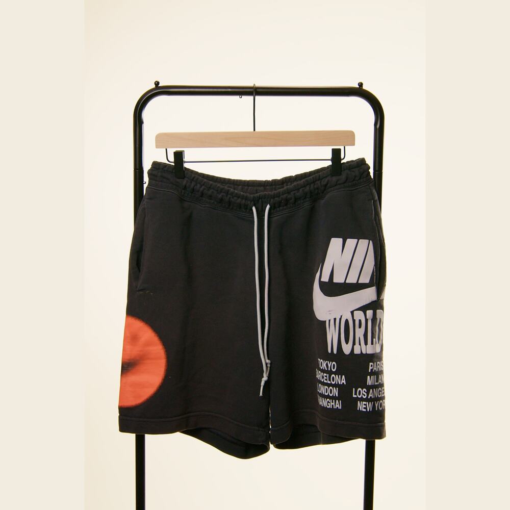 Nike Sportswear World Tour Men’s Large Black Graphic Fleece Shorts Beaverton